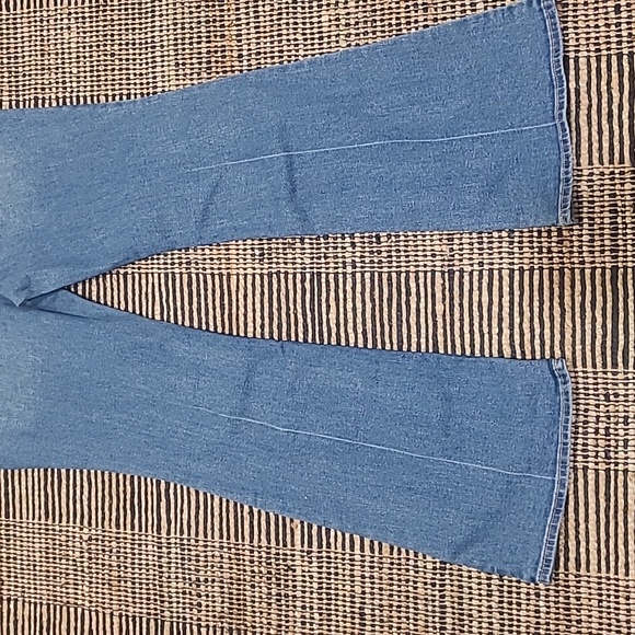 NWT OLD NAVY 'HIGHER HIGH RISE' FLARE JEANS - Picture 8 of 11